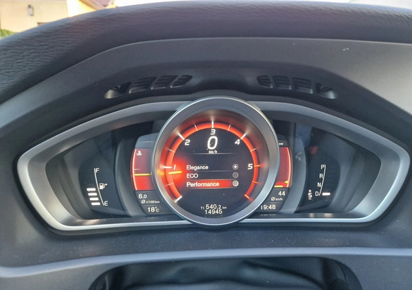 Volvo V40 cena 89000 przebieg: 14990, rok produkcji 2017 z Brodnica małe 172
